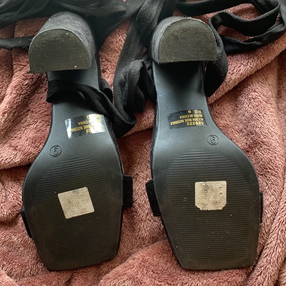 Black tie up Heels - Picture 2 of 3